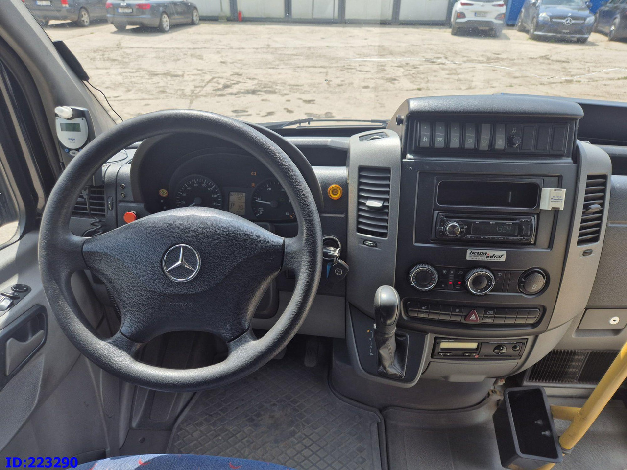 Coach MERCEDES-BENZ Sprinter 515 - 23 places: picture 10