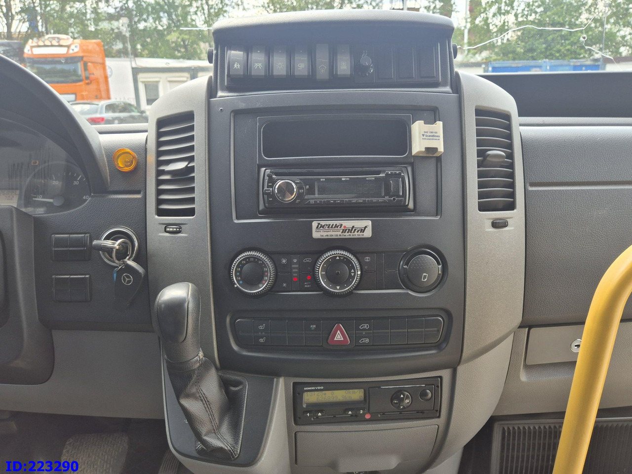 Coach MERCEDES-BENZ Sprinter 515 - 23 places: picture 12