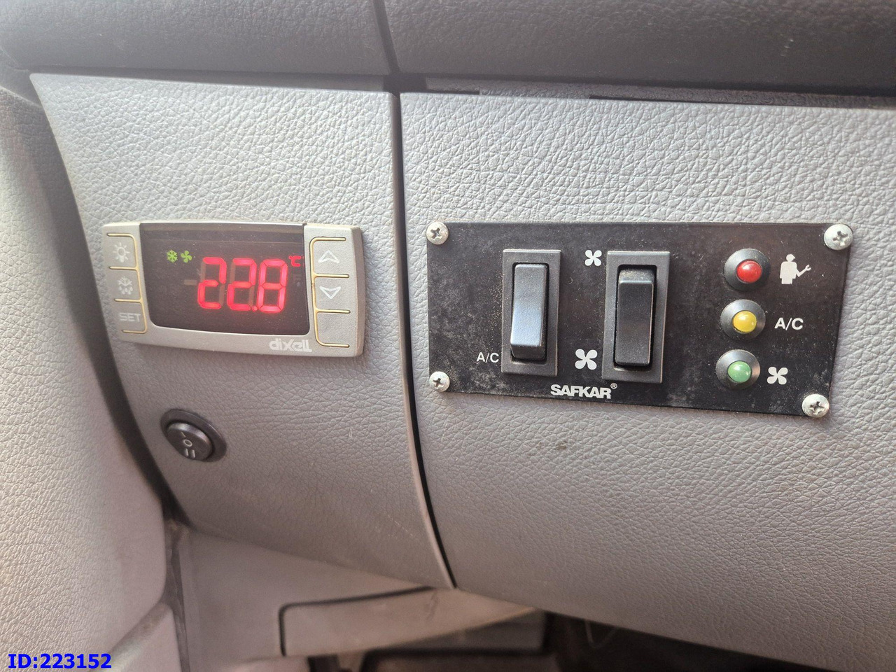 Coach MERCEDES-BENZ Sprinter 518-VIP- 17 places: picture 9