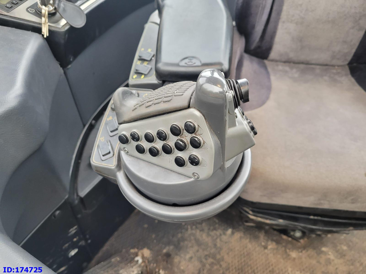 Forestry harvester PONSSE FOX 8W: picture 15 Forestry harvester PONSSE FOX 8W: picture 15