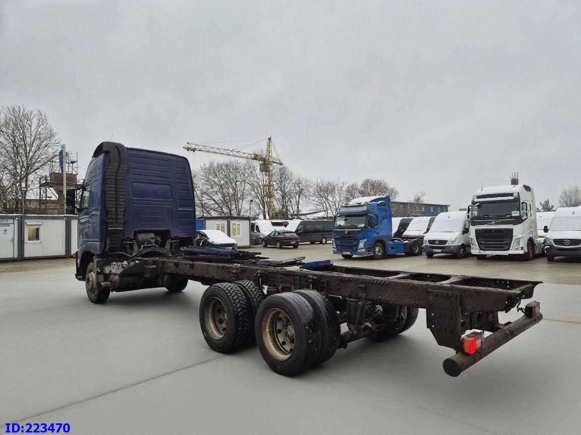 Cab chassis truck VOLVO FH12 420HP 6x2: picture 7 Cab chassis truck VOLVO FH12 420HP 6x2: picture 7