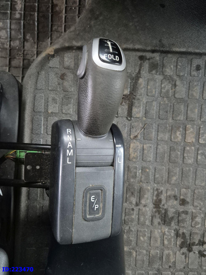 Cab chassis truck VOLVO FH12 420HP 6x2: picture 16 Cab chassis truck VOLVO FH12 420HP 6x2: picture 16