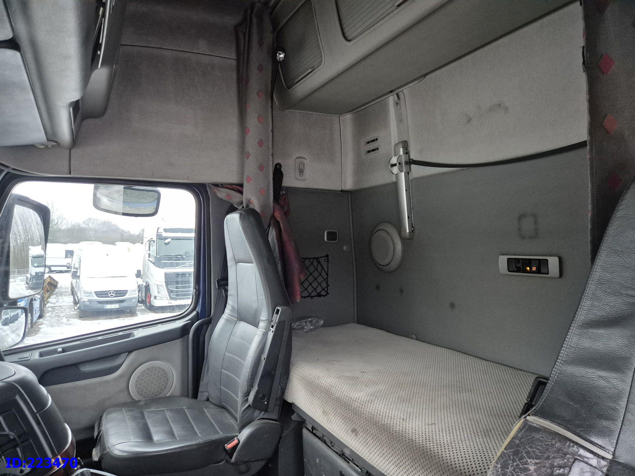 Cab chassis truck VOLVO FH12 420HP 6x2: picture 20 Cab chassis truck VOLVO FH12 420HP 6x2: picture 20