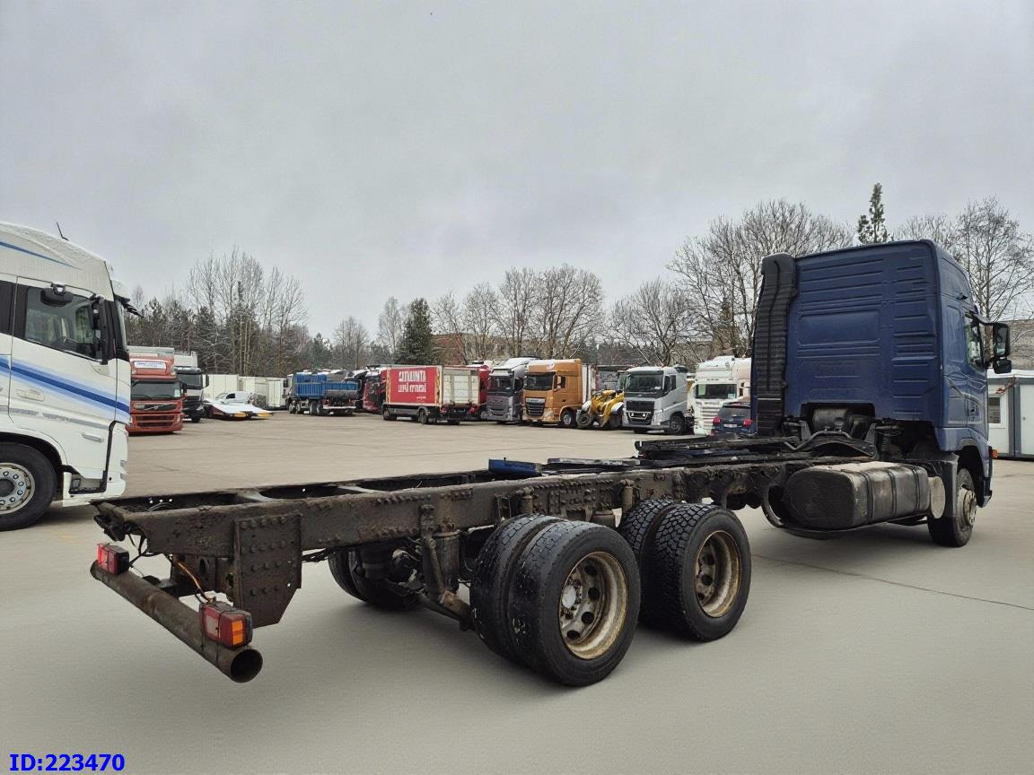 Cab chassis truck VOLVO FH12 420HP 6x2: picture 6 Cab chassis truck VOLVO FH12 420HP 6x2: picture 6