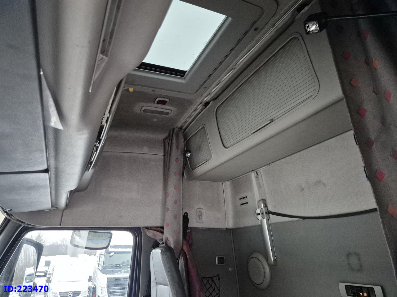 Cab chassis truck VOLVO FH12 420HP 6x2: picture 19 Cab chassis truck VOLVO FH12 420HP 6x2: picture 19