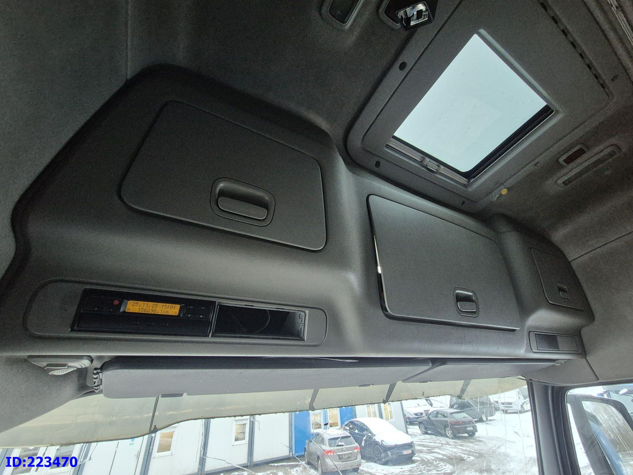 Cab chassis truck VOLVO FH12 420HP 6x2: picture 18 Cab chassis truck VOLVO FH12 420HP 6x2: picture 18