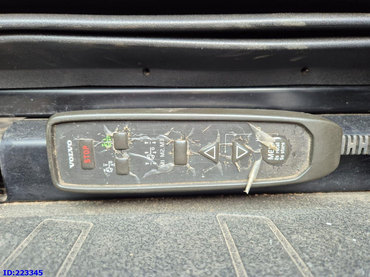 Cab chassis truck VOLVO FH13 500HP 6x2 10 tyre - New generation: picture 9 Cab chassis truck VOLVO FH13 500HP 6x2 10 tyre - New generation: picture 9