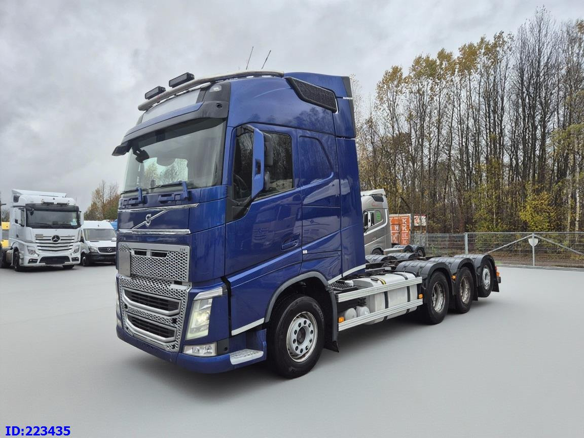 VOLVO FH13 540HP 8x4 (steering axle) - Cab chassis truck: picture 1 VOLVO FH13 540HP 8x4 (steering axle) - Cab chassis truck: picture 1