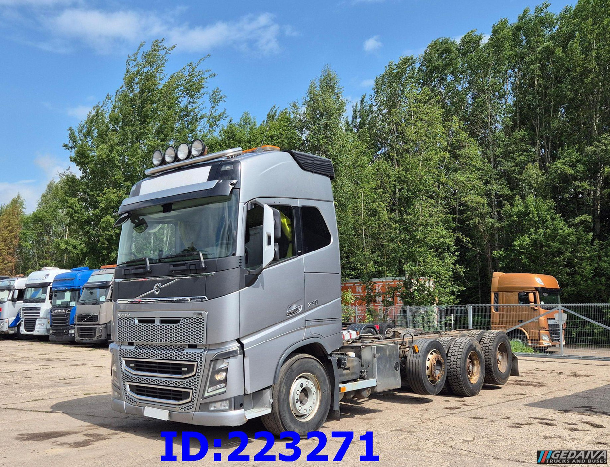 VOLVO FH16 750HP 8x4 (Steering axle / 2 axles lifting) - Logging truck: picture 1 VOLVO FH16 750HP 8x4 (Steering axle / 2 axles lifting) - Logging truck: picture 1