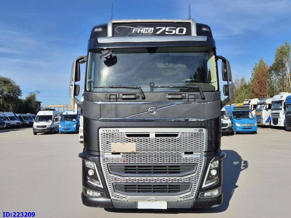 VOLVO FH16 750HP 8x4 Steering axle - Cab chassis truck: picture 2 VOLVO FH16 750HP 8x4 Steering axle - Cab chassis truck: picture 2
