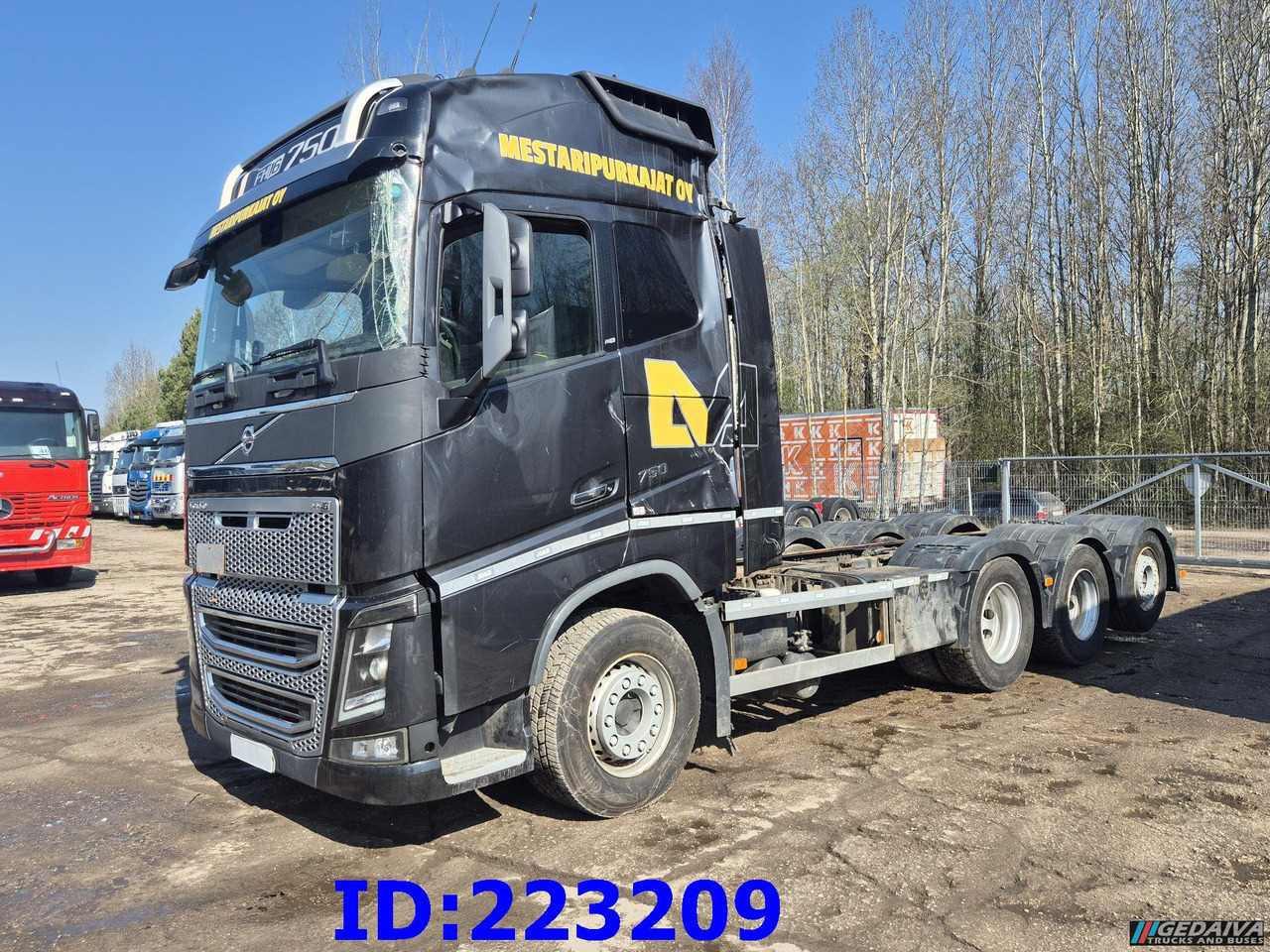 VOLVO FH16 750HP 8x4 Steering axle - Cab chassis truck: picture 4 VOLVO FH16 750HP 8x4 Steering axle - Cab chassis truck: picture 4