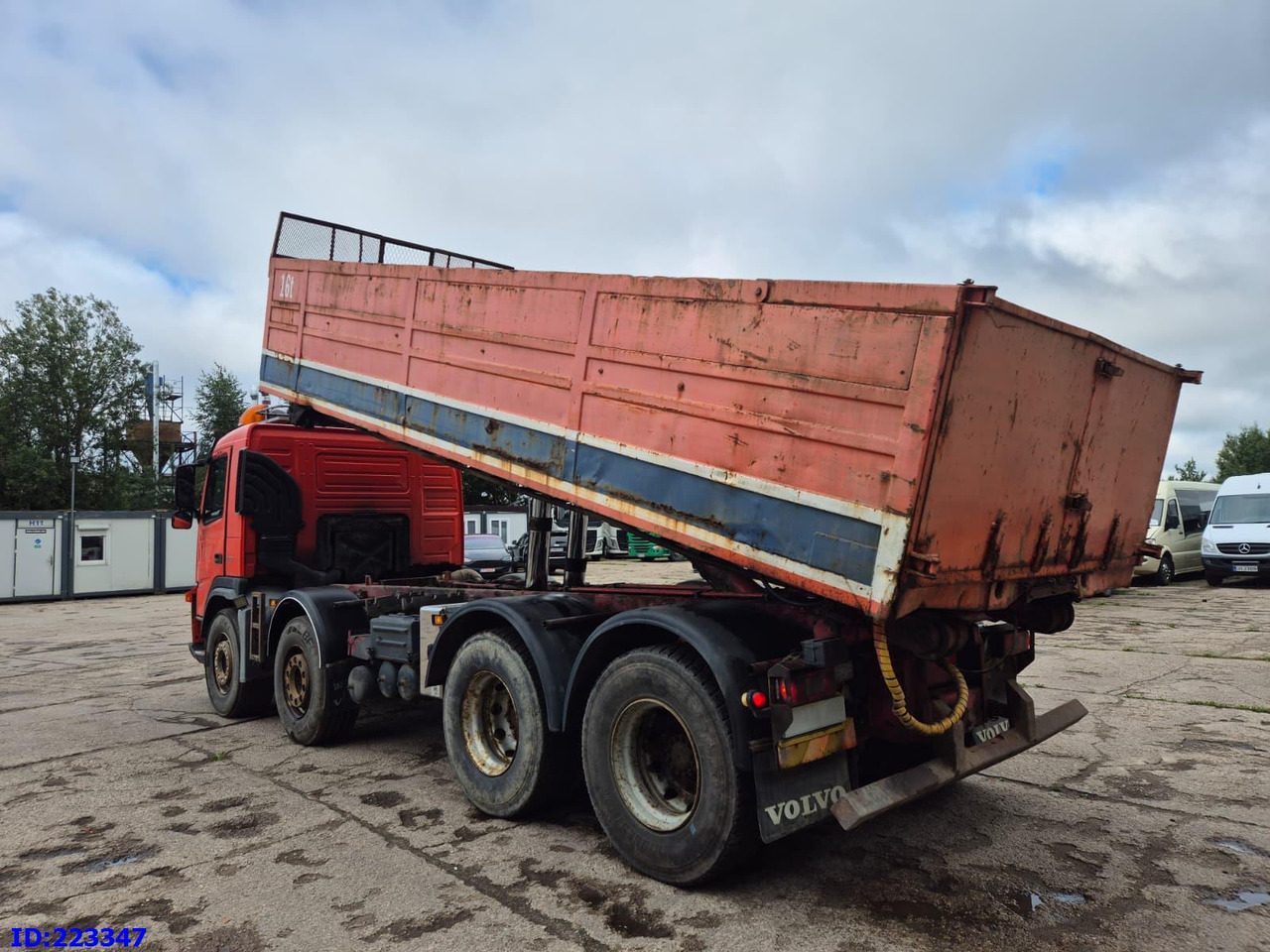 Tipper VOLVO FM12 420HP 8X4 Manual: picture 6
