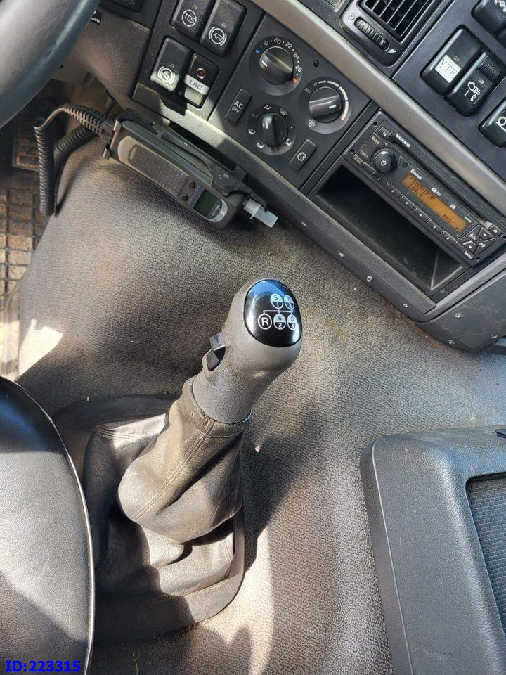 Cab chassis truck VOLVO FM13 500HP 6x2 Euro5: picture 6 Cab chassis truck VOLVO FM13 500HP 6x2 Euro5: picture 6