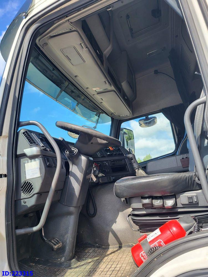 Cab chassis truck VOLVO FM13 500HP 6x2 Euro5: picture 8 Cab chassis truck VOLVO FM13 500HP 6x2 Euro5: picture 8