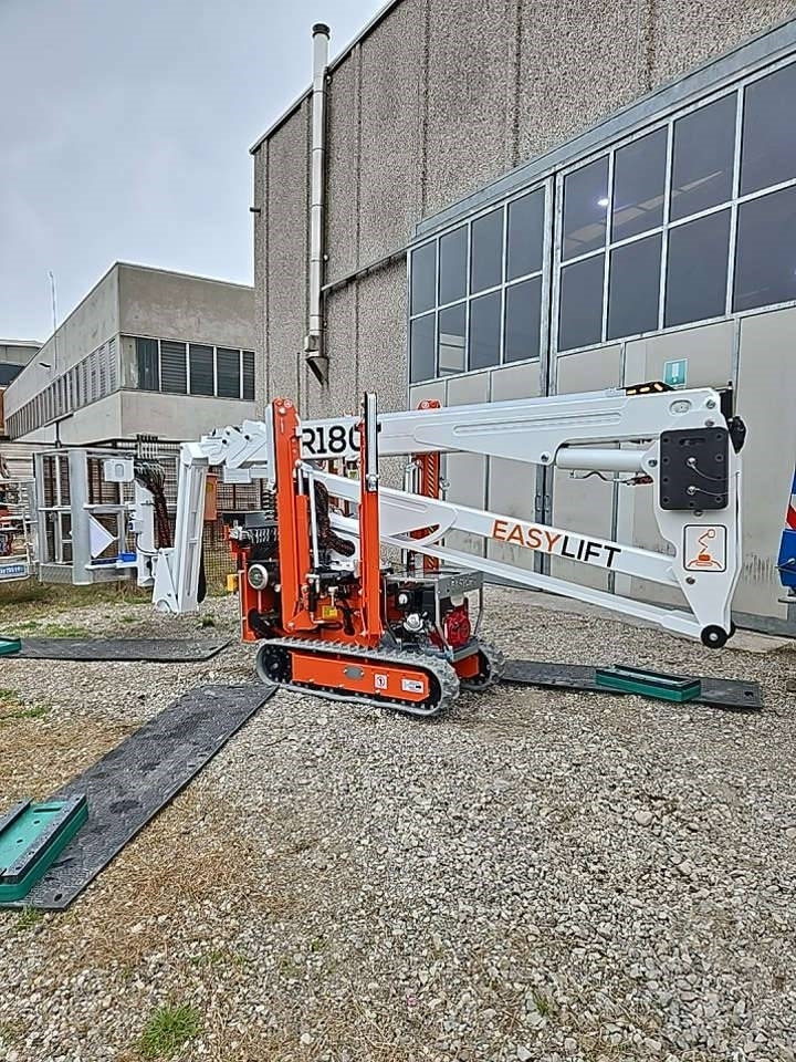 EasyLift R180 - Articulated boom: picture 1 EasyLift R180 - Articulated boom: picture 1