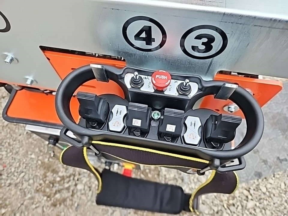 EasyLift R180 - Articulated boom: picture 3 EasyLift R180 - Articulated boom: picture 3