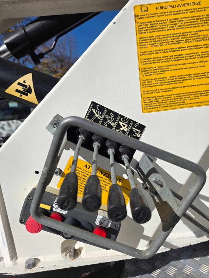 GSR E219PX E4 - Truck with aerial platform: picture 4 GSR E219PX E4 - Truck with aerial platform: picture 4