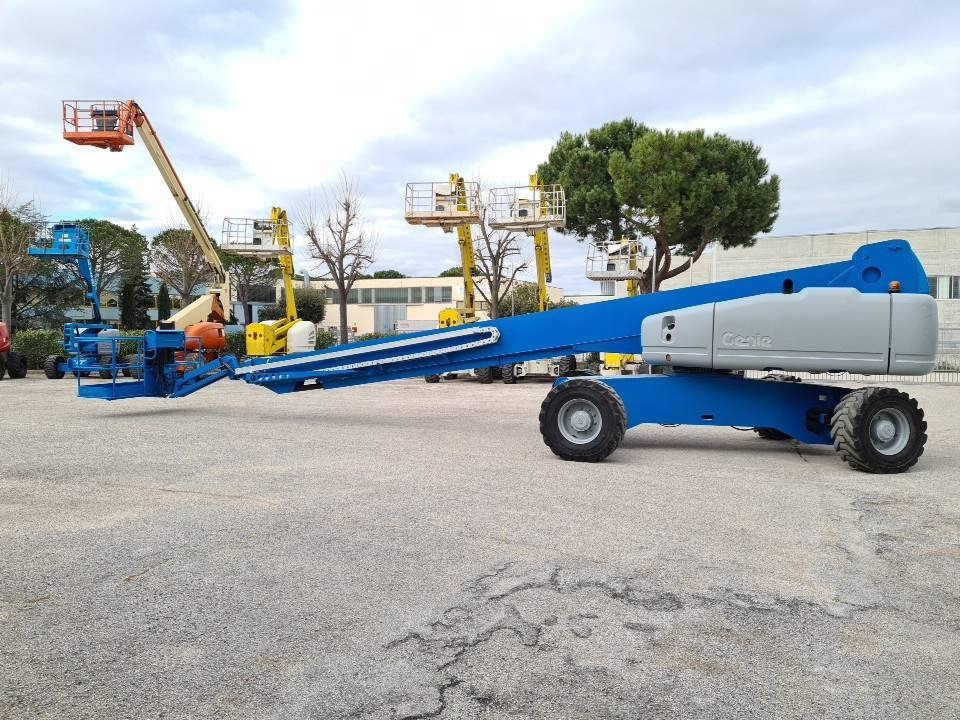 Genie S125 4WD  - Telescopic boom: picture 1 Genie S125 4WD  - Telescopic boom: picture 1
