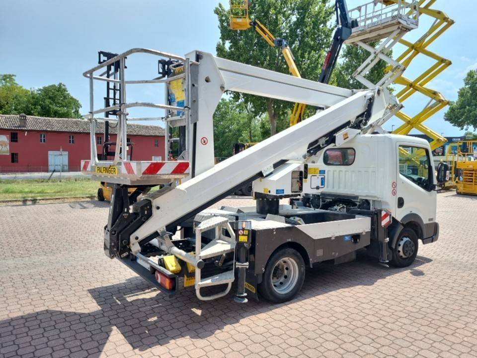 Palfinger P 240 AXE - Truck with aerial platform: picture 2 Palfinger P 240 AXE - Truck with aerial platform: picture 2