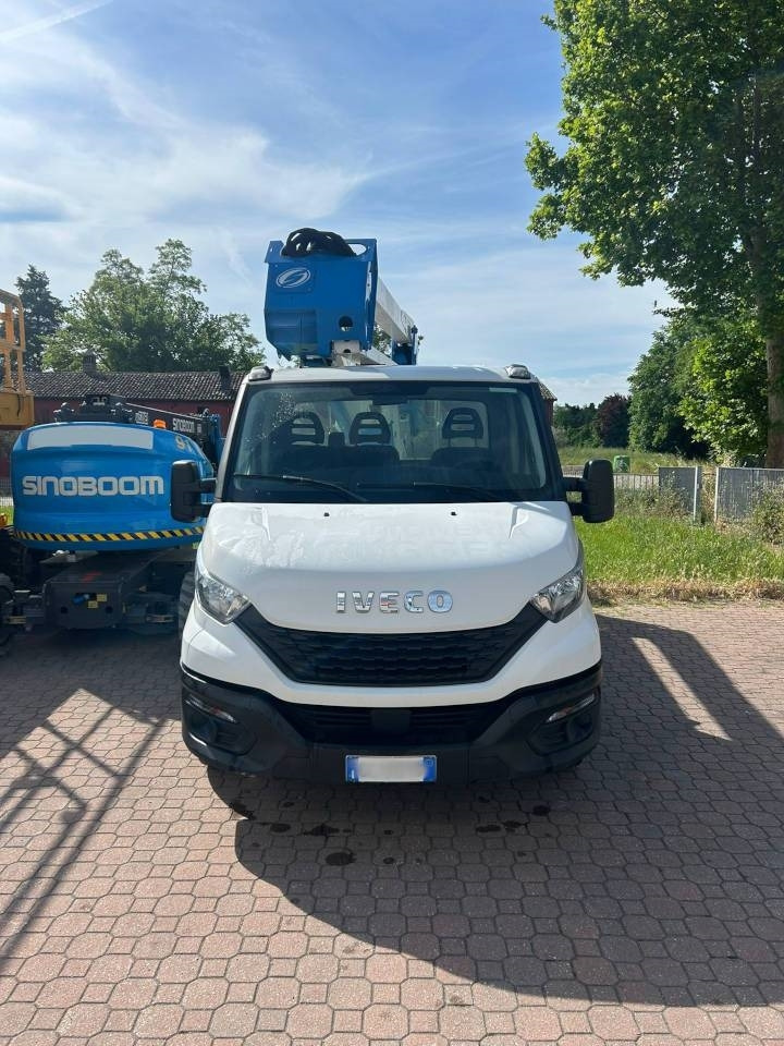 Socage 20D - Truck with aerial platform: picture 2 Socage 20D - Truck with aerial platform: picture 2