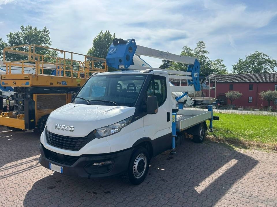 Socage 20D - Truck with aerial platform: picture 1 Socage 20D - Truck with aerial platform: picture 1
