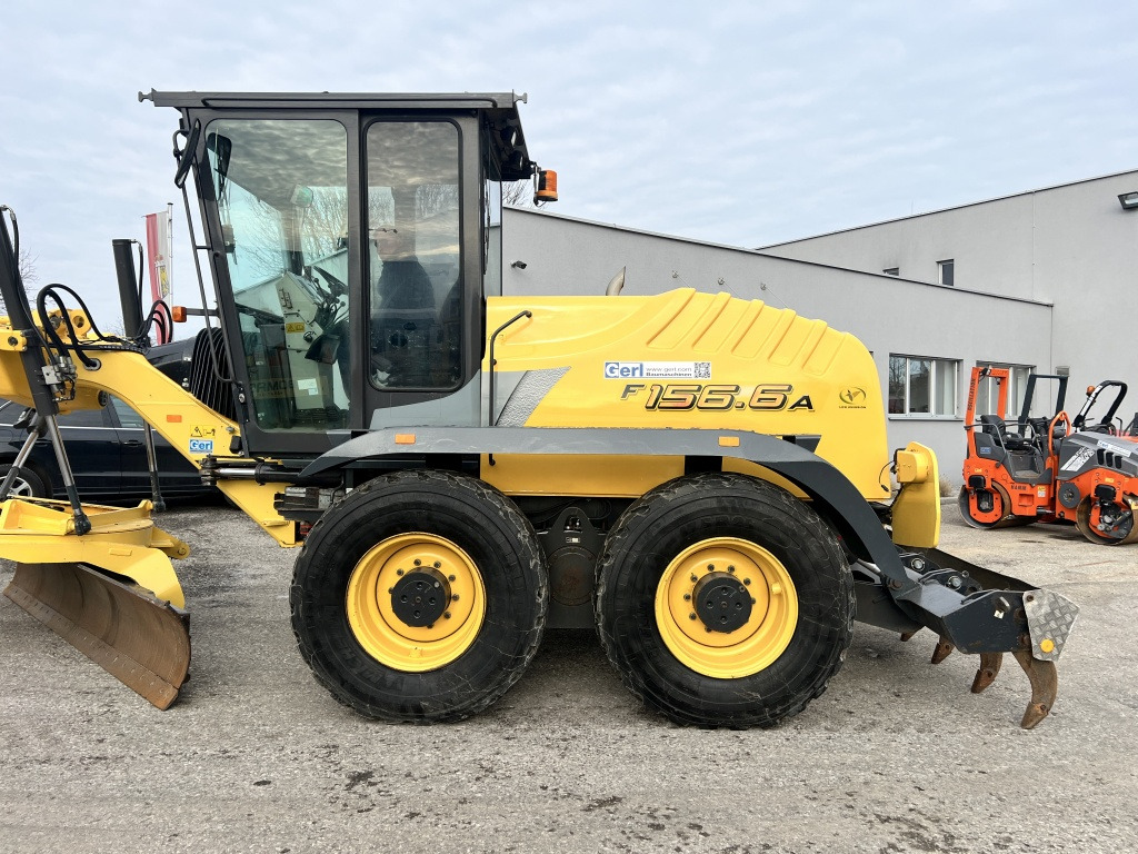 New Holland F 156.6 A (111441) - Grader: picture 2 New Holland F 156.6 A (111441) - Grader: picture 2