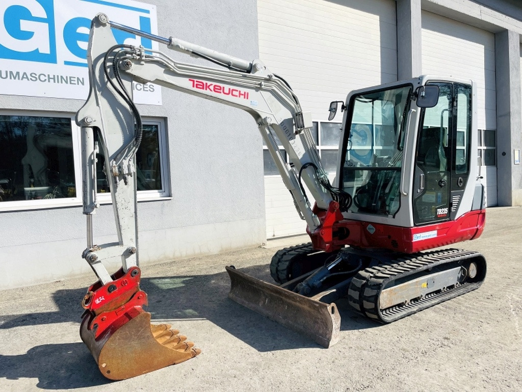 Takeuchi TB235 (3968) - Mini excavator: picture 4 Takeuchi TB235 (3968) - Mini excavator: picture 4