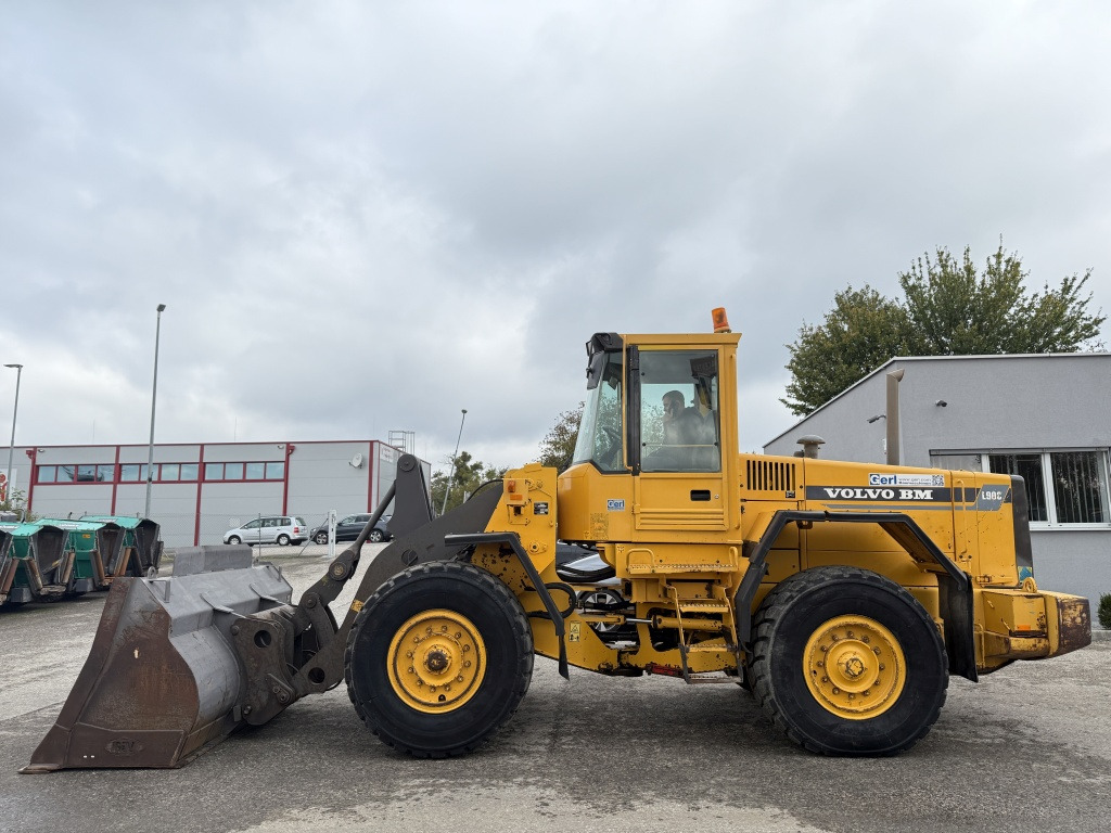 Volvo L 90 C (111728) - Wheel loader: picture 1 Volvo L 90 C (111728) - Wheel loader: picture 1