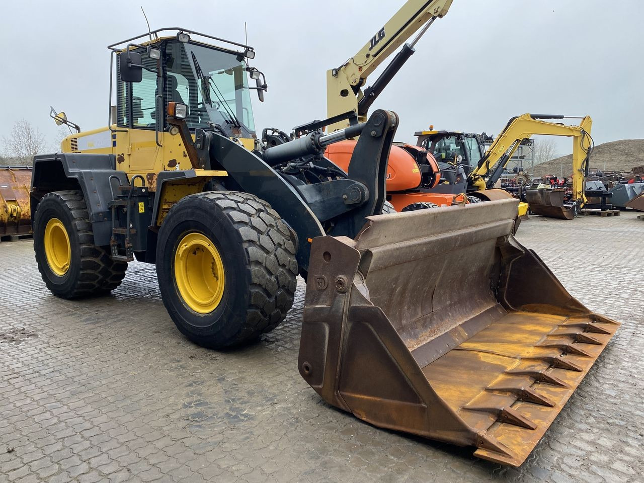 Komatsu WA320PZ-6 - Wheel loader: picture 5 Komatsu WA320PZ-6 - Wheel loader: picture 5