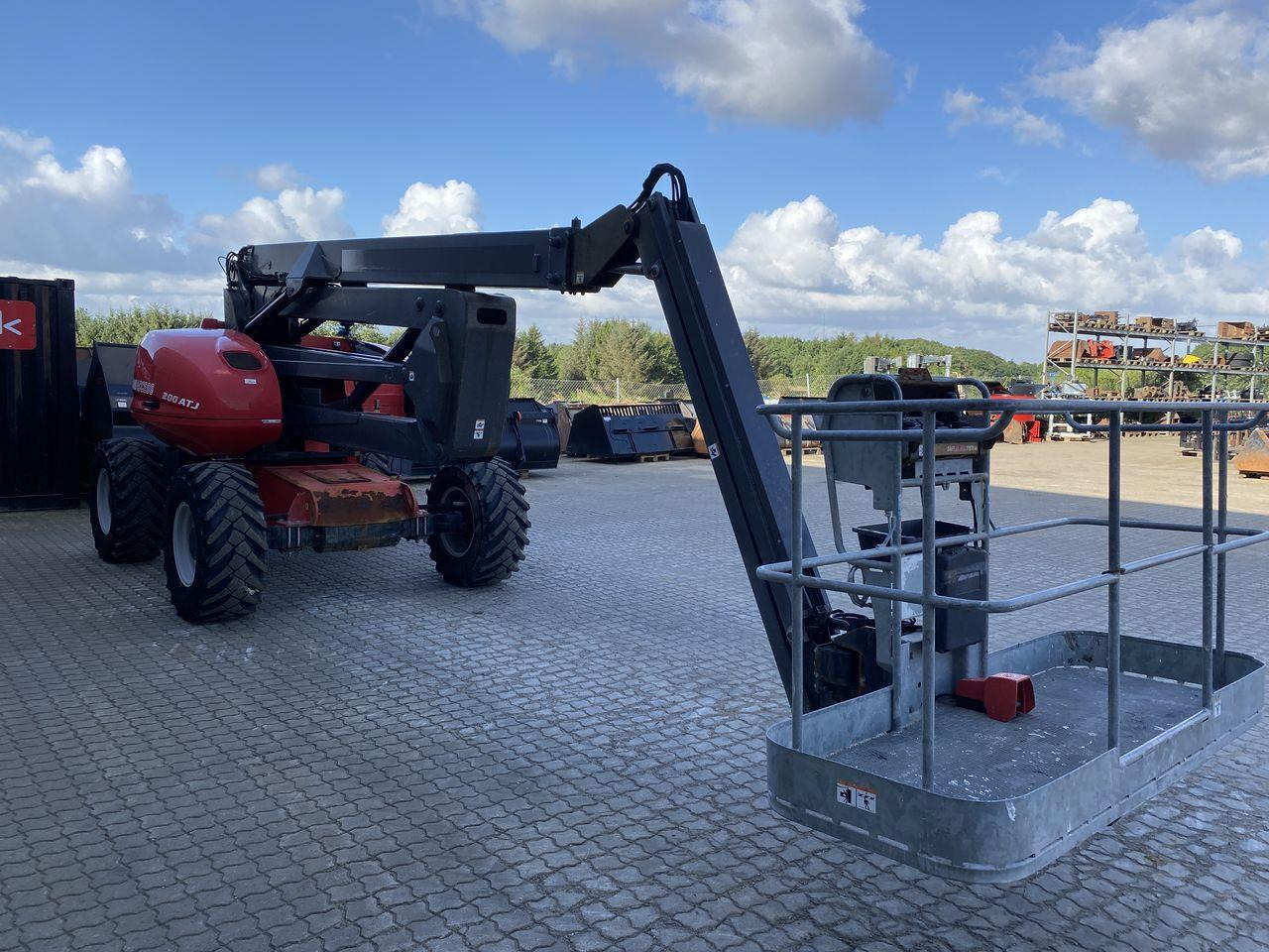 Manitou 200ATJ RC - Articulated boom: picture 5 Manitou 200ATJ RC - Articulated boom: picture 5
