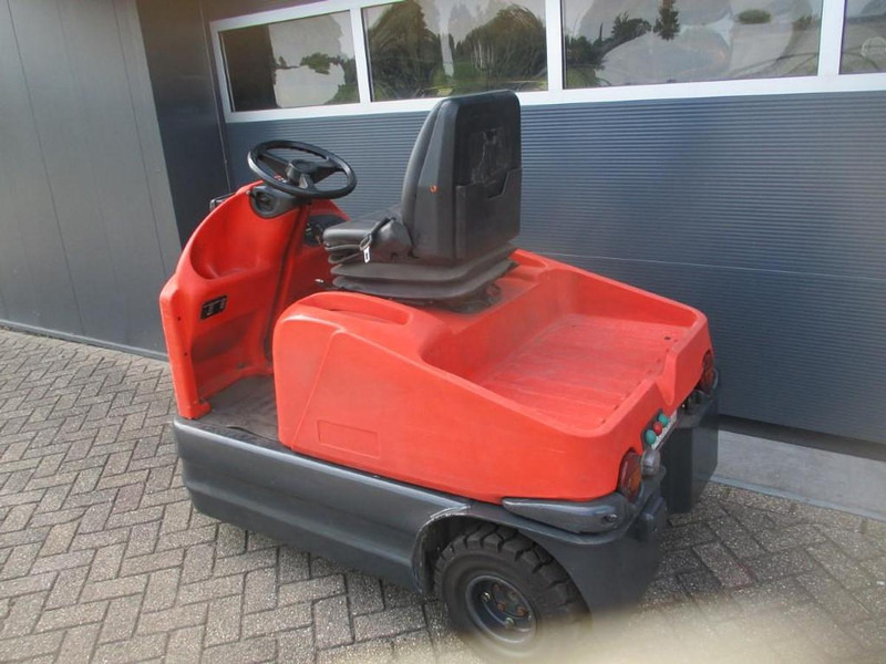 Linde P 60 - Tow tractor: picture 3 Linde P 60 - Tow tractor: picture 3