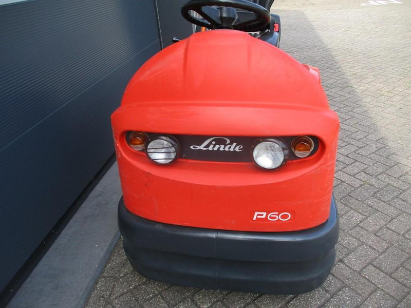 Linde P 60 - Tow tractor: picture 5 Linde P 60 - Tow tractor: picture 5