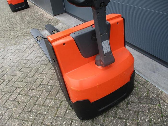 Toyota LWE 250 - Pallet truck: picture 2 Toyota LWE 250 - Pallet truck: picture 2