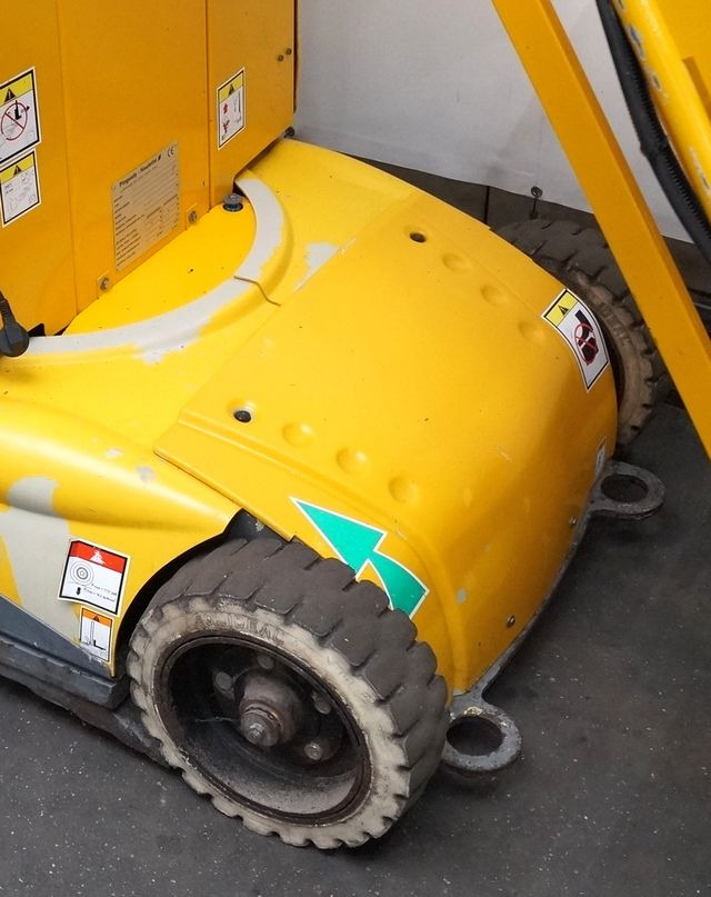 Haulotte Star 10-1 - Vertical mast lift: picture 5 Haulotte Star 10-1 - Vertical mast lift: picture 5