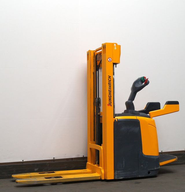 Jungheinrich ERC212 - Stacker: picture 1 Jungheinrich ERC212 - Stacker: picture 1