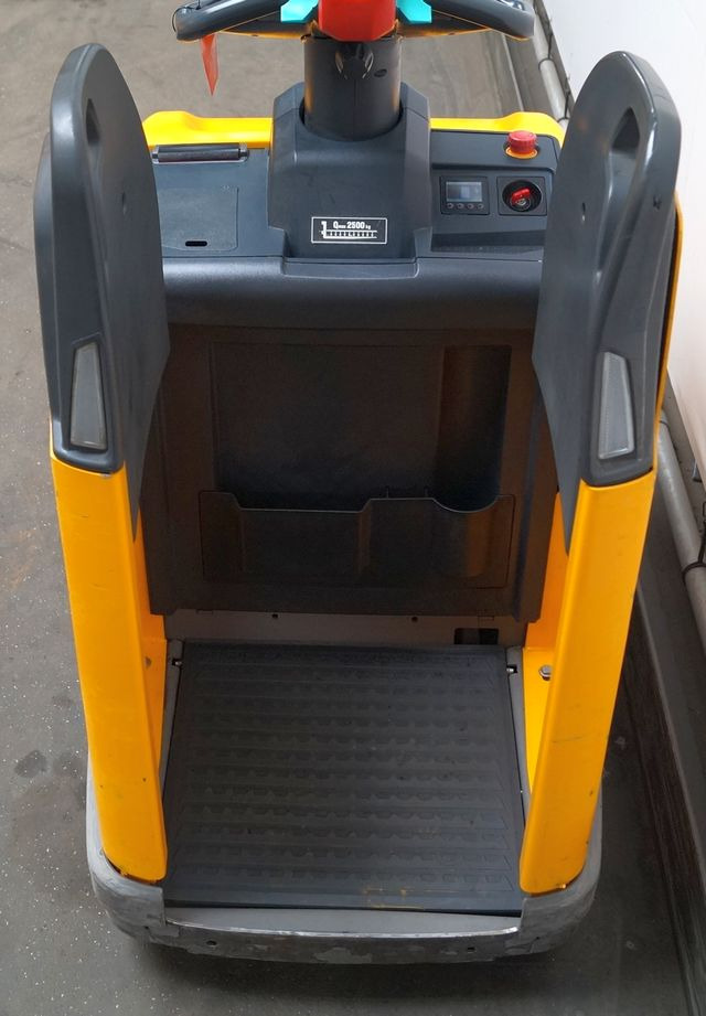 Jungheinrich ERE125 - Pallet truck: picture 3 Jungheinrich ERE125 - Pallet truck: picture 3