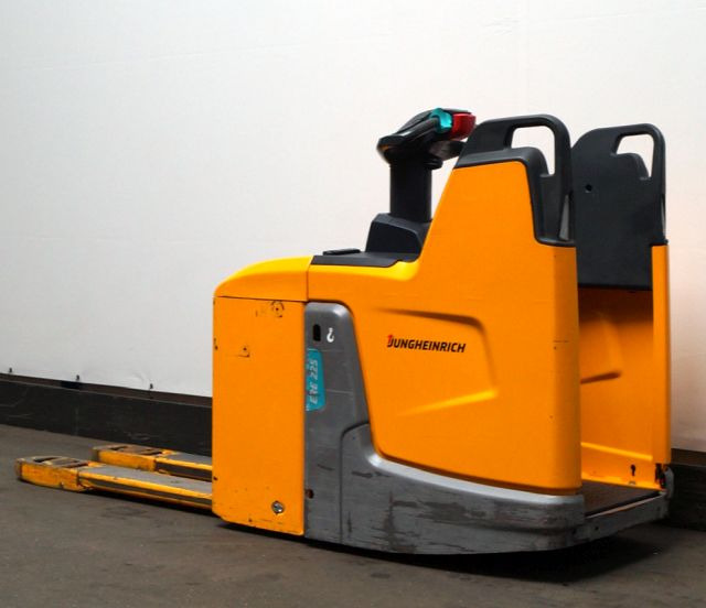 Jungheinrich ERE225 - Pallet truck: picture 2 Jungheinrich ERE225 - Pallet truck: picture 2