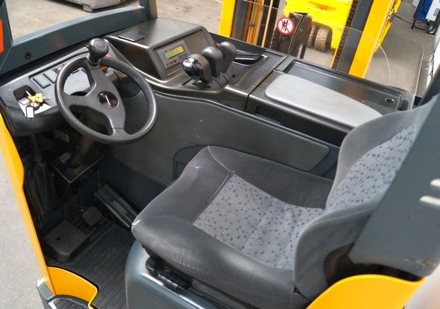 Jungheinrich ETV Cac16 - Reach truck: picture 5 Jungheinrich ETV Cac16 - Reach truck: picture 5