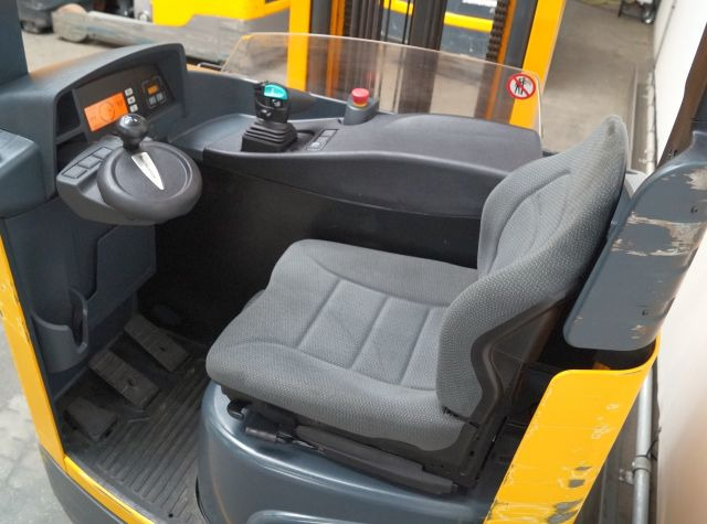 Jungheinrich ETV214 - Reach truck: picture 3 Jungheinrich ETV214 - Reach truck: picture 3