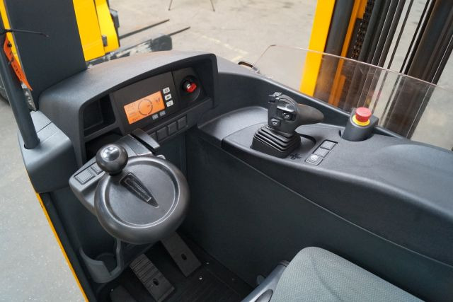 Jungheinrich ETV216 - Reach truck: picture 3 Jungheinrich ETV216 - Reach truck: picture 3
