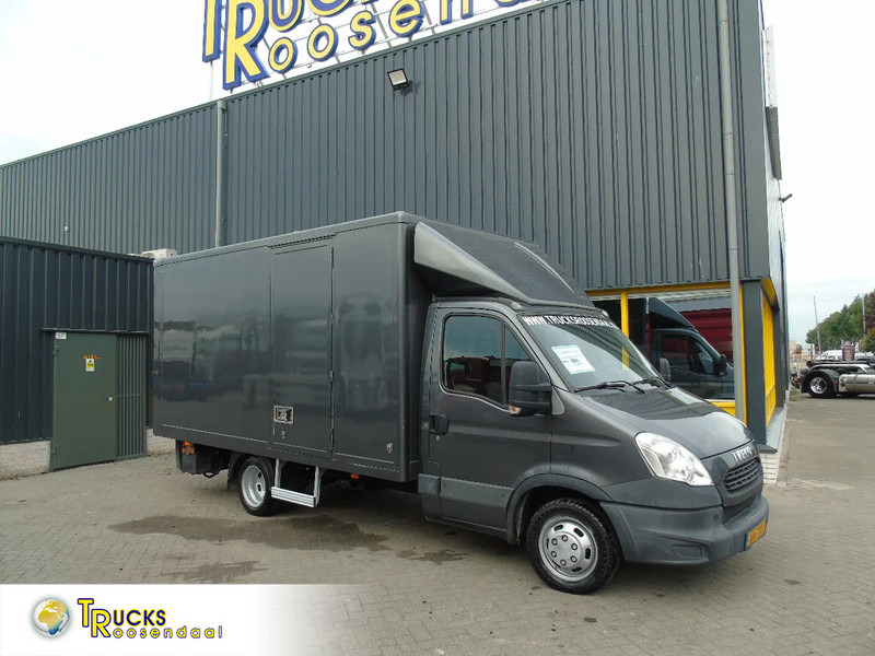 Iveco Daily 35C13 + LIFT + EURO 5 - Closed box van: picture 1 Iveco Daily 35C13 + LIFT + EURO 5 - Closed box van: picture 1