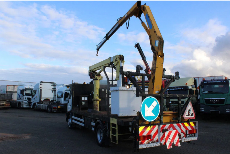 Crane truck MAN 14.224 + EURO 2 + PTO + EFFER 95 / 2S + 11.5meter platform: picture 7 Crane truck MAN 14.224 + EURO 2 + PTO + EFFER 95 / 2S + 11.5meter platform: picture 7