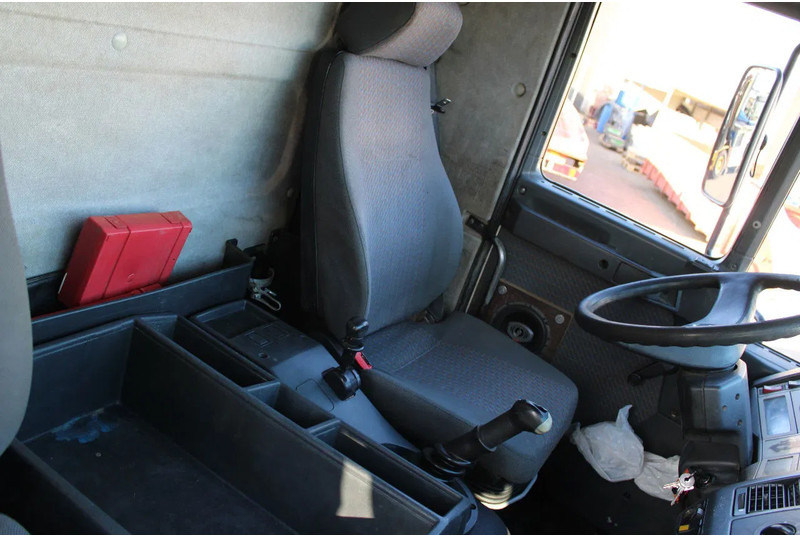 Crane truck MAN 14.224 + EURO 2 + PTO + EFFER 95 / 2S + 11.5meter platform: picture 11 Crane truck MAN 14.224 + EURO 2 + PTO + EFFER 95 / 2S + 11.5meter platform: picture 11