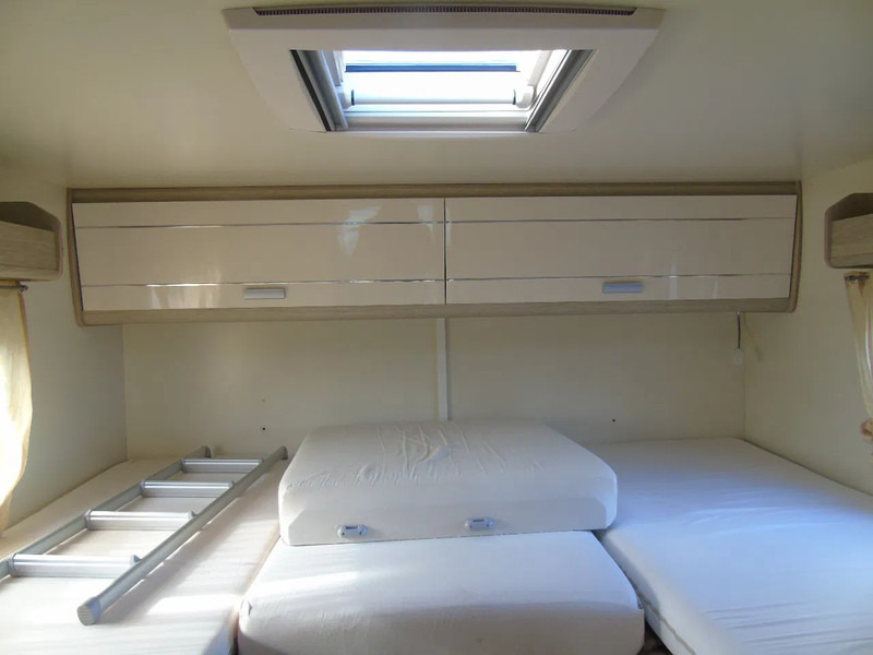 PLA H380 + FULL OPTION - Semi-integrated motorhome: picture 4 PLA H380 + FULL OPTION - Semi-integrated motorhome: picture 4