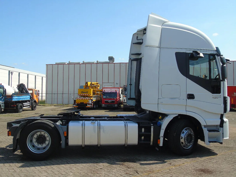 Iveco Stralis 420 + EURO 6 + 580KM - Tractor truck: picture 3 Iveco Stralis 420 + EURO 6 + 580KM - Tractor truck: picture 3