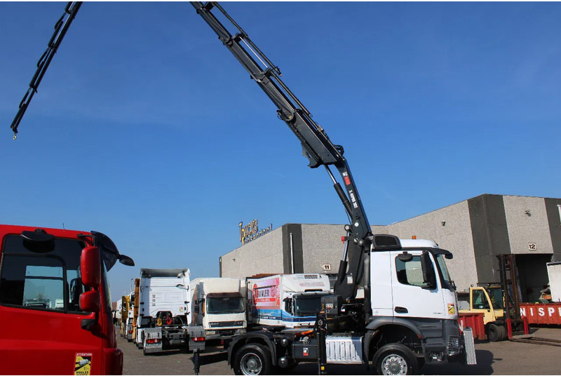 Mercedes-Benz Arocs 2051 + 4X4 + HIAB 302 E6 / JIB 70 X 4 + 10 EXTENTSIONS / NEW!! - Tractor truck: picture 2 Mercedes-Benz Arocs 2051 + 4X4 + HIAB 302 E6 / JIB 70 X 4 + 10 EXTENTSIONS / NEW!! - Tractor truck: picture 2