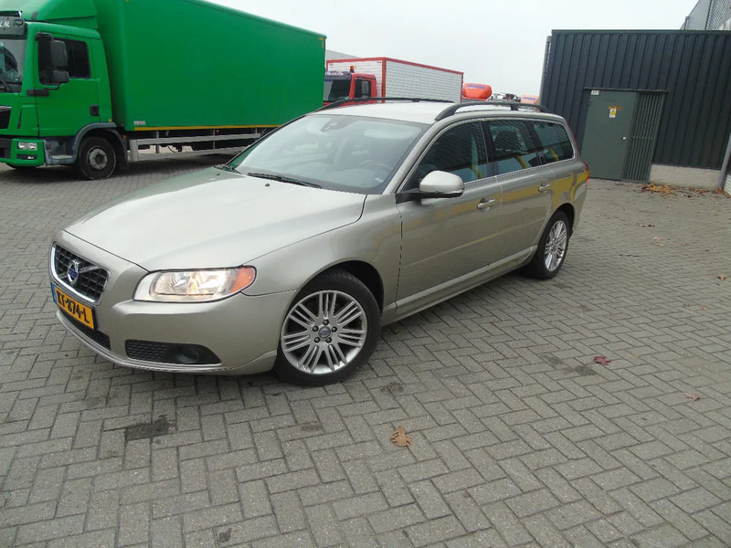 Volvo V70 + manual - Hatchback: picture 3 Volvo V70 + manual - Hatchback: picture 3