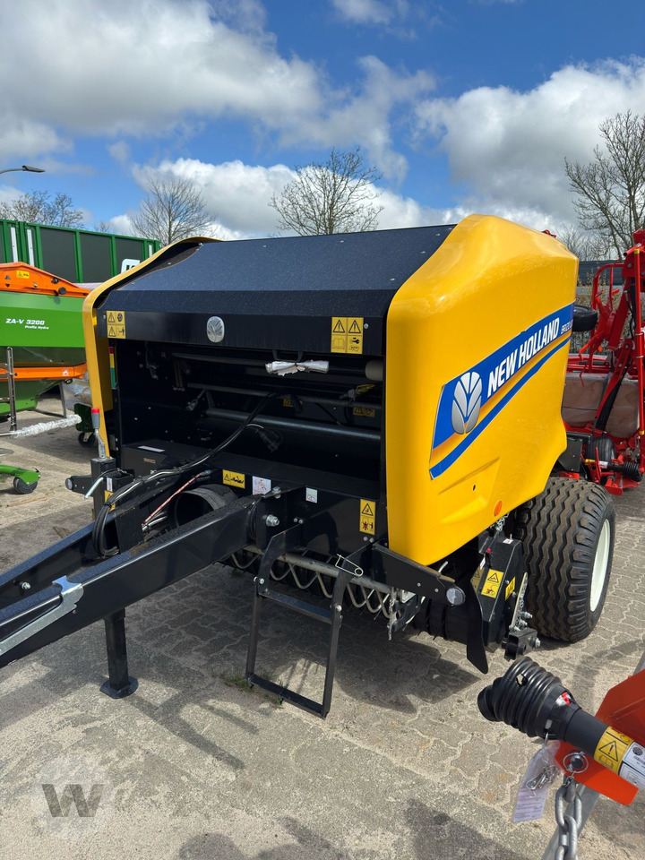 New Holland BR 120 - Round baler: picture 1 New Holland BR 120 - Round baler: picture 1