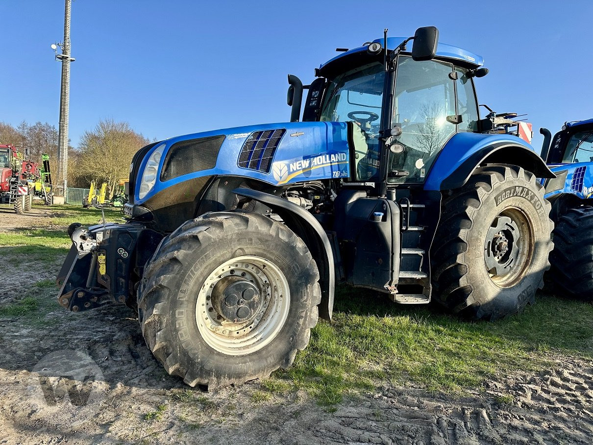 New Holland T 8.360 - Farm tractor: picture 4 New Holland T 8.360 - Farm tractor: picture 4
