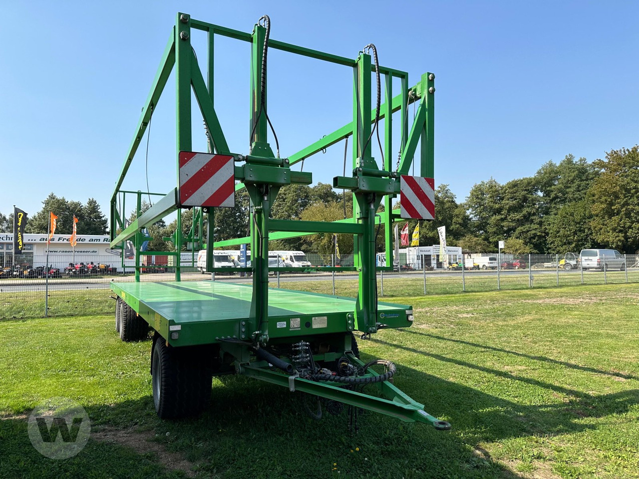 PRONAR Ballenwagen - Farm platform trailer: picture 3 PRONAR Ballenwagen - Farm platform trailer: picture 3